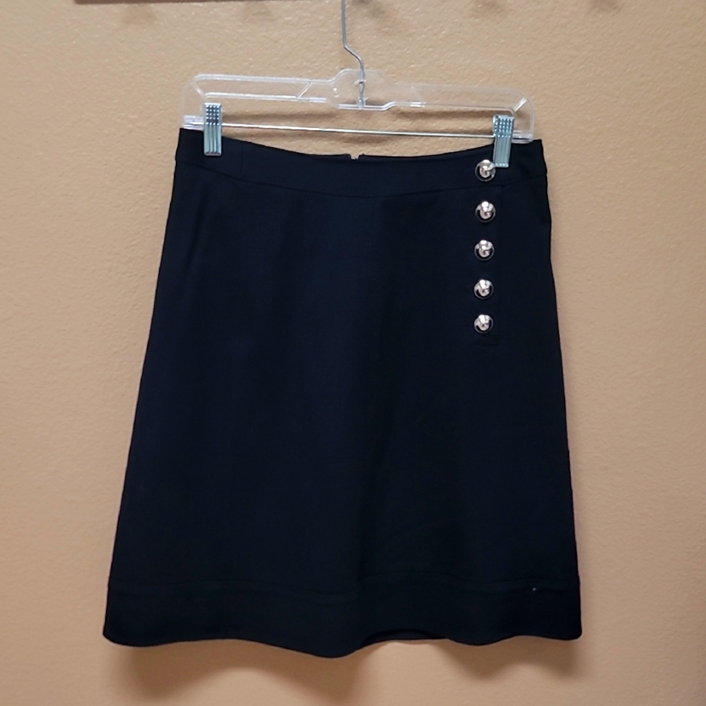 NWT Elegant Black Button-Detail Skirt 🖤